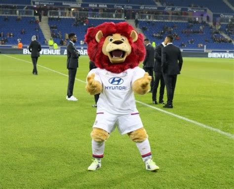 Lolympique Lyonnais Soffre Une Nouvelle Mascotte Lyou Conçue Par