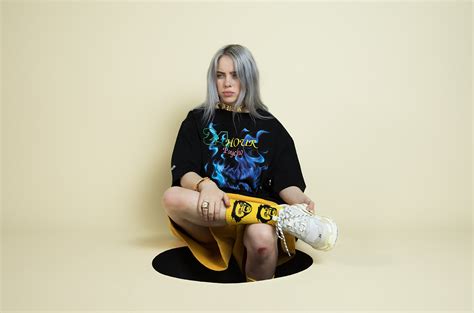 Billie Eilish Debuts Gentle New Single Come Out And Play Billboard Sexiz Pix