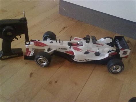 Bilsportens formel 1 är höjdpunkten för world motor sport, med bilar och förare har nått gränserna. Bil Formel 1 - 2011 - ret sjov bil som faktisk rykk...