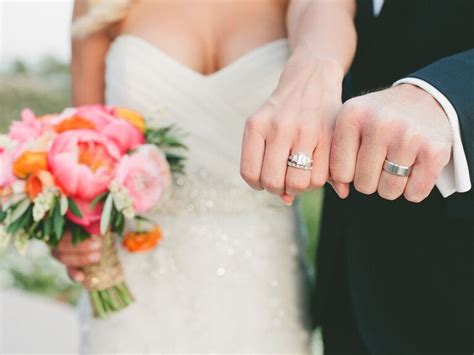 Https://tommynaija.com/wedding/does A Wife Have Wedding Rings Or Wedding Ring