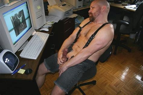 Hot Men And Gay Sex Online Cruising And Watching Porn