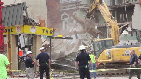 Search Continues 24 Hours After Phila Building Collapse Youtube