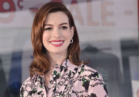 Dc Comics And Arrowverse Anne Hathaway Is Honored With A Star On The