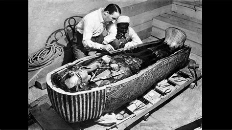 Newly Colorized Images Of 1922 Tutankhamun Tomb Discovery Reveal