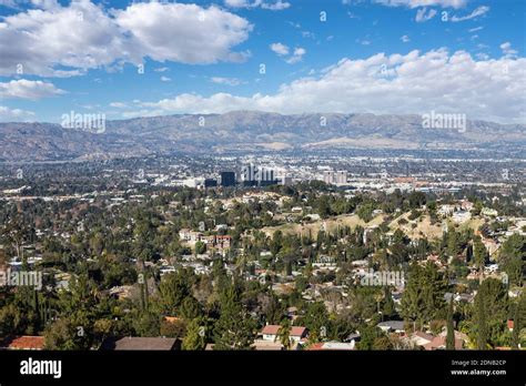 Woodland Hills California Hi Res Stock Photography And Images Alamy
