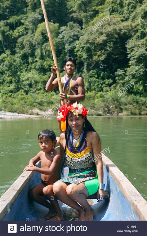 Los Indios Embera Que Viven En Drua Fotos E Imágenes De Stock Alamy