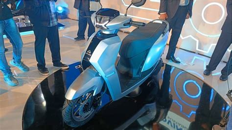 2023 Auto Expo Ampere Showcases Ampere Primus And Two New Electric