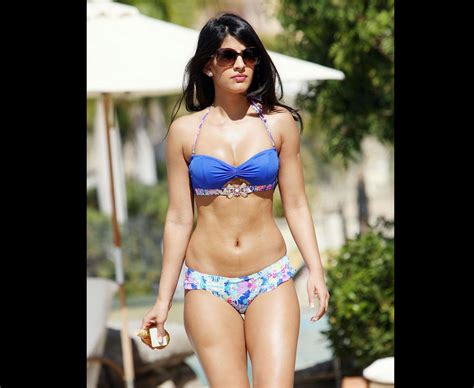 Jasmin Walia Shows Off Skimpy Bikini In Dubai Daily Star