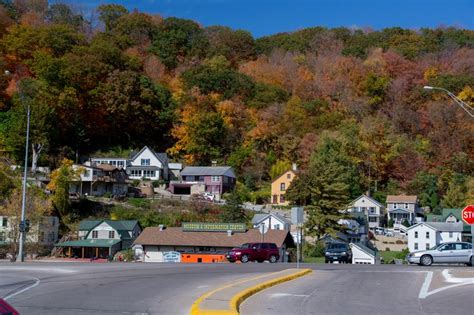 These 13 Picturesque Small Towns In Iowa Are Delightful