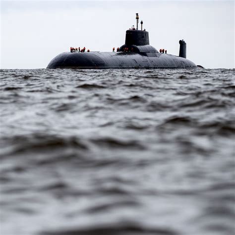 Russian Submarines Test Nato In Icy North Atlantic Wsj