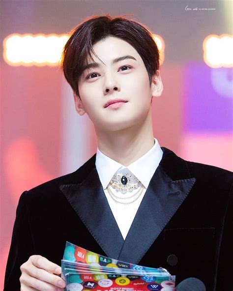 He made his official debut with astro in 2016 and has been active as an actor for several years, appearing in at. Cha eun woo by Gwen Wang on KPOP BIASES | Cha eun woo ...