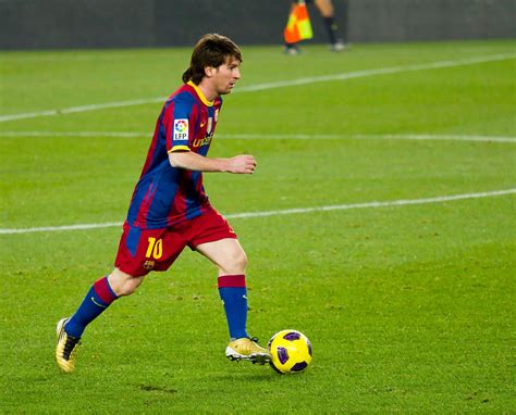 Learn How To Dribble From Messi Himself In This Video Messi Soccer