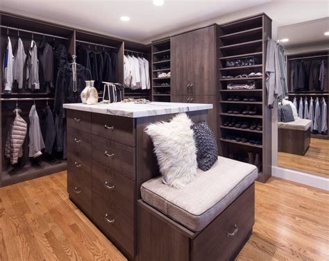 Custom Design Lets Your Blackhawk Walk In Closet Double As A Dressing Room