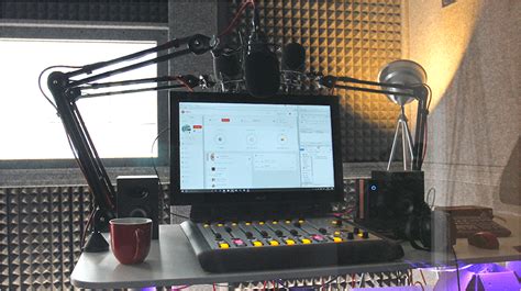 How To Broadcast Talk And Music To Your Online Radio Station