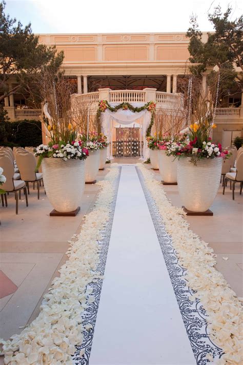 Bellagio Las Vegas Provides The Perfect Poolside Ceremony And Reception