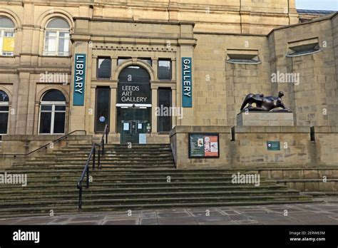 Entrance To Leeds City Art Gallery And Library Stock Photo Alamy