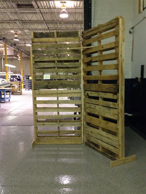 Pallet Wall Constructed By Utley Brothers Printing Pallet Pictures