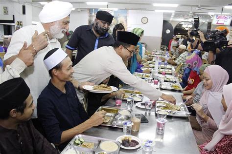 Will upload more pictures soon. Isu Berbuka Puasa, AJK Kuil Tidak Dimaklumkan - MYNEWSHUB