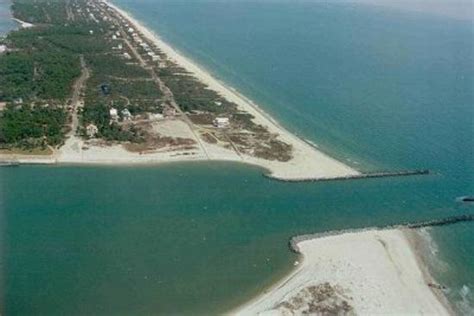 George island consistently rates as one of the top beaches in the u.s., with miles of uncrowded expanses for sunning and shelling, clear gulf waters for swimming and fishing, and pristine marshes for wildlife viewing. Saint George Island Lighthouse (St. George Island, FL ...