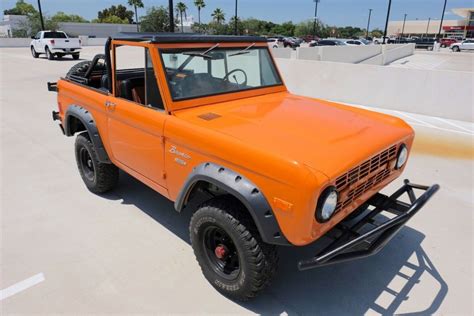 1977 Ford Bronco Vista Orange 4x4 2 Tops Classic Ford Bronco 1977