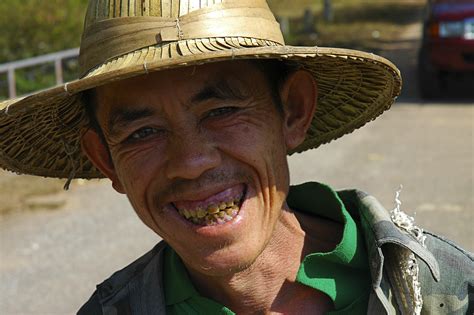 Безплатна снимка човек хора мъжки войник шапка старец Тайланд