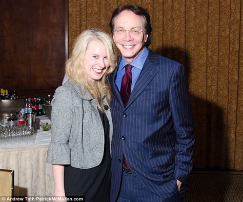 Breaking Fox News Contributor Alan Colmes Dies Aged 66 Daily Mail Online