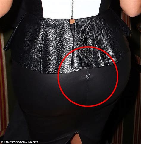 Kim Kardashian Suffers A Wardrobe Malfunction Daily Mail Online