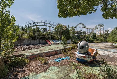Abandoned Dreamland Theme Park In Japan Now Looks Like A