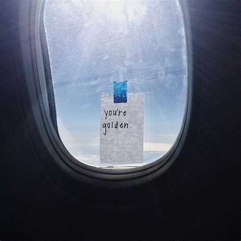Flight Attendant Writes Inspiring Notes For Passengers To Discover Flight Attendant
