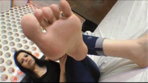Auntie Dominating With Delicious Feet Her Beautiful Niece Top Mistress