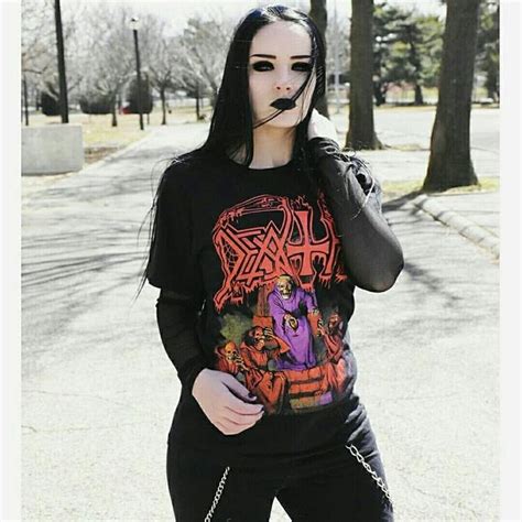 Pin By Katherine Klebitz On Kk Gothic Metal Girl Metalhead Girl Black Metal Girl