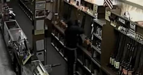 Video Shows Smash And Grab At Gun Store