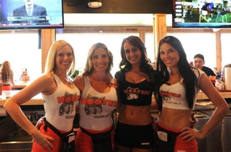 Thousand Oaks Hooters Proposed Full Bar Riles Several Residents