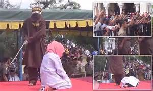 Indonesian Woman Lashed In Brutal Sharia Law Punishment Daily Mail Online