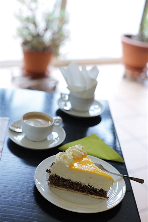 Erstelle einen suchauftrag und lasse dich benachrichtigen, wenn neue anzeigen eingestellt. VR_Ulm_Kuchen_Still_AS_0915_292914_RGB - Seniorenresidenz ...