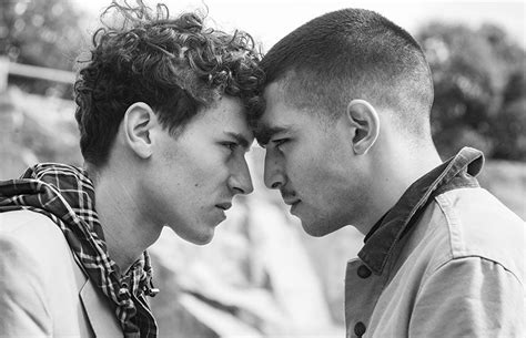 Omar Ayuso y Arón Piper juntos en este editorial de moda Chicos