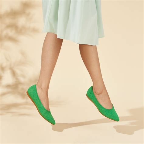 Aria5° Inspiration Pointed Toe Ballet Flats With Arch Support In Green
