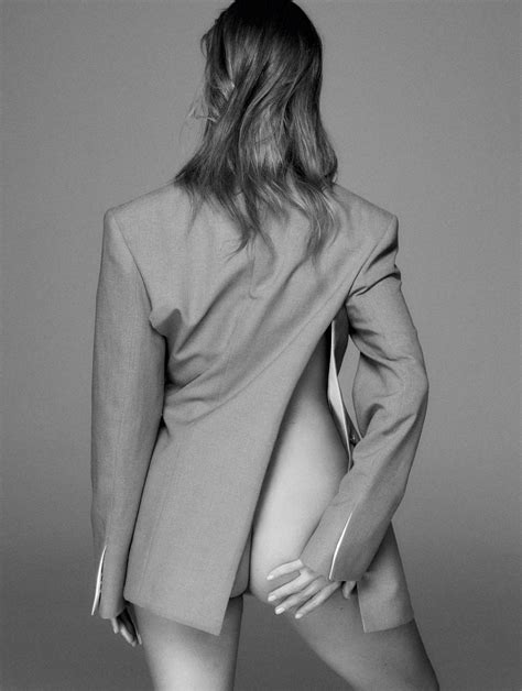 Rosie Huntington Whiteley Nude On The Cover Of Elle Uk April 2021 The Fappening