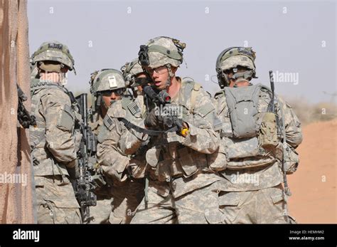 Us Soldiers With The 1st Battalion 6th Infantry Regiment 2nd
