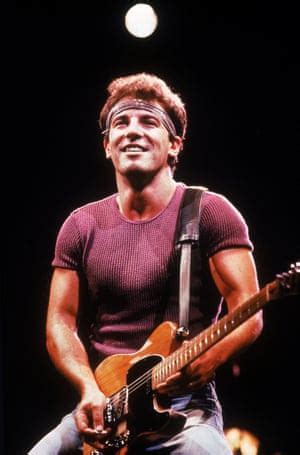 Bruce frederick joseph springsteen (nacido el 23 de septiembre de 1949) es un cantante, compositor y músico estadounidense. Bruce Springsteen turns 65: officially a senior citizen ...