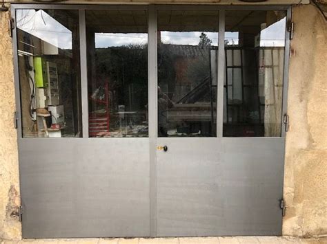 Son très bon rapport/ qualité prix est indéniable son installation reste relativement facile aucune perte de place sur les extérieurs personnellement voici les marques de porte de garage que je conseillerais : Porte de garage | Porte garage, Garage, Portes