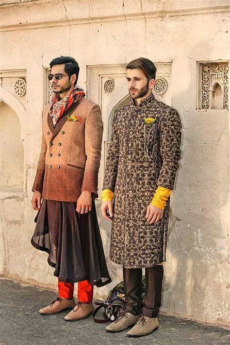 Springtime affairs are beautiful with all the fresh blooms and green grass, but dressing for a spring wedding can be a. What should a male guest wear at an Indian wedding? - Quora