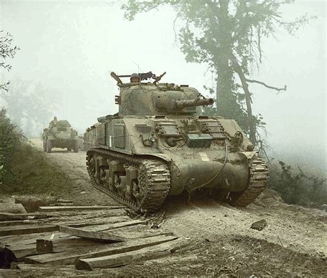 Us M4 Sherman Medium Tank Plastic Model Military Vehicle Kit 135