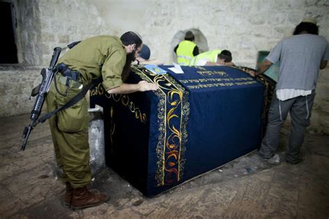 Palestinians Set Fire To Josephs Tomb Days Before Easter Enraging Israel