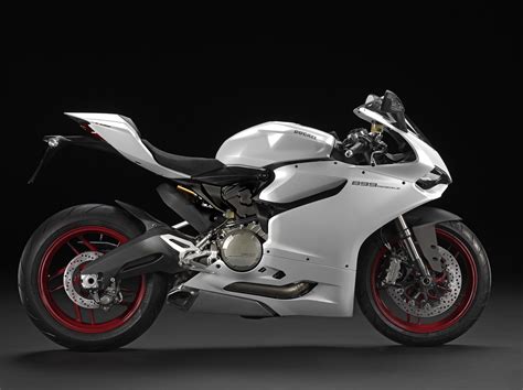If you want to check the price of second hand superbike 899 panigale, try our bike valuation tool. Ducati 899 Panigale Revealed in Frankfurt - autoevolution