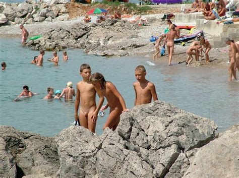 FKK Europe Rock Shoreline From Purenudism Pics The Nudism Xyz