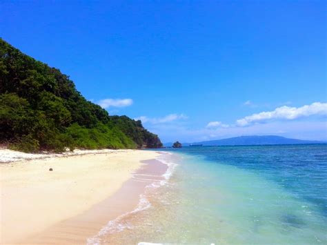 Island Hopping In Puerto Galera The Daily Posh A Lifestyle And