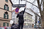 Protest in Stuttgart: Aktivisten überkleben Straßenschilder mit Namen ...