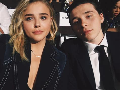 chlöe grace moretz y brooklyn beckham muestran su amor en las redes una escapada muy romántica