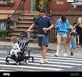 New York - NY - 09/01/2019 - Jason BiggsJenny Mollenand sons Sid Biggs ...